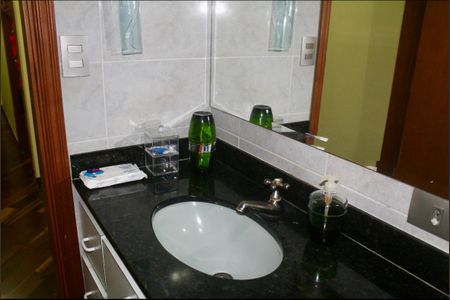 Casa à venda com 170m², 3 quartos e 2 vagasBanheiro Social