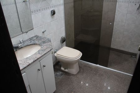 Casa à venda com 557m², 5 quartos e 4 vagasBanheiro