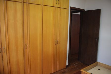 Casa à venda com 557m², 5 quartos e 4 vagasQuarto 