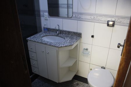 Casa à venda com 557m², 5 quartos e 4 vagasBanheiro da Suíte