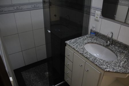 Casa à venda com 557m², 5 quartos e 4 vagasBanheiro da Suíte