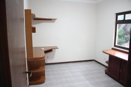 Casa à venda com 557m², 5 quartos e 4 vagasQuarto 1