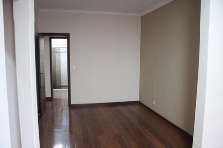 Casa à venda com 557m², 5 quartos e 4 vagasSuíte 2