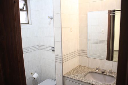 Casa à venda com 557m², 5 quartos e 4 vagasBanheiro Social