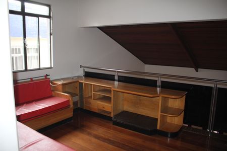 Casa à venda com 557m², 5 quartos e 4 vagasSala 2
