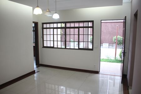 Casa à venda com 557m², 5 quartos e 4 vagasQuarto 3