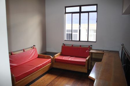Casa à venda com 557m², 5 quartos e 4 vagasSala 2
