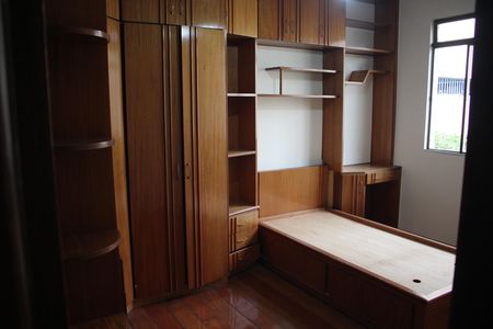 Casa à venda com 557m², 5 quartos e 4 vagasQuarto 