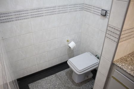 Casa à venda com 557m², 5 quartos e 4 vagasBanheiro Social