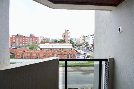 Apartamento para alugar com 135m², 3 quartos e 1 vaga Apartamento para alugar com 135m², 3 quartos e 1 vagaVaranda