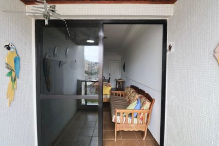 Apartamento para alugar com 135m², 3 quartos e 1 vaga Apartamento para alugar com 135m², 3 quartos e 1 vagaVaranda