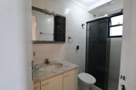 Apartamento para alugar com 135m², 3 quartos e 1 vaga Apartamento para alugar com 135m², 3 quartos e 1 vagaBanheiro Suíte 1