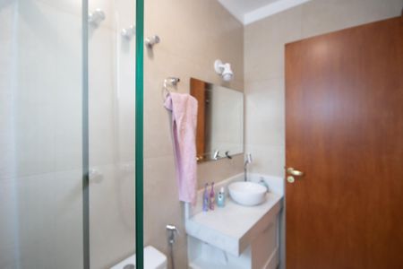 Casa à venda com 240m², 3 quartos e 5 vagasBanheiro da Suíte 2