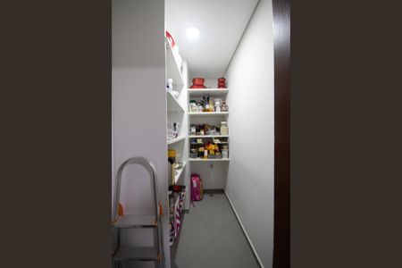 Casa à venda com 240m², 3 quartos e 5 vagasDespensa