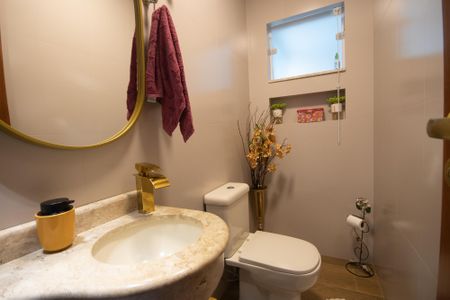 Casa à venda com 240m², 3 quartos e 5 vagasLavabo