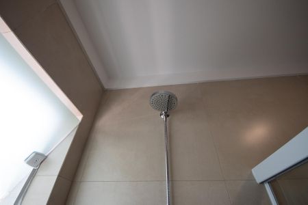 Casa à venda com 240m², 3 quartos e 5 vagasBanheiro da Suíte 2