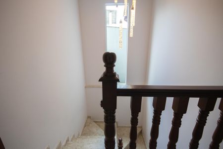 Casa à venda com 240m², 3 quartos e 5 vagasEscada