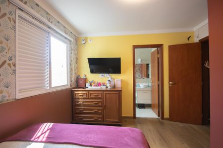 Casa à venda com 240m², 3 quartos e 5 vagasSuite 2