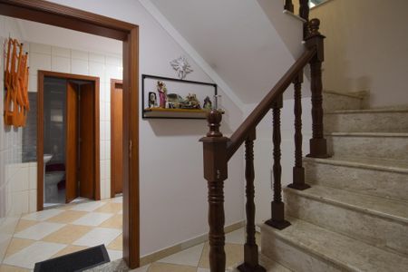 Casa à venda com 240m², 3 quartos e 5 vagasEscada