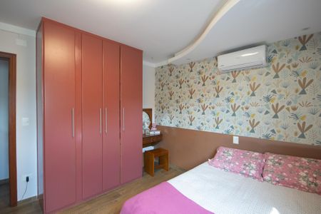 Casa à venda com 240m², 3 quartos e 5 vagasSuite 2