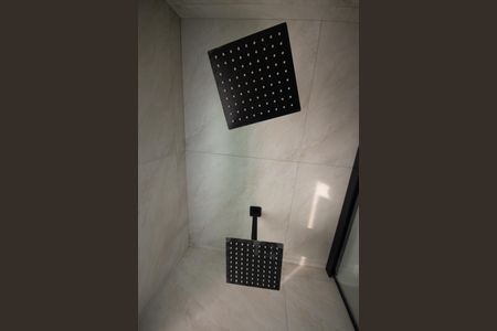 Casa à venda com 240m², 3 quartos e 5 vagasBanheiro da Suíte 1