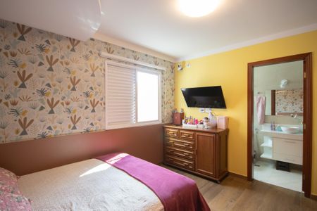 Casa à venda com 240m², 3 quartos e 5 vagasSuite 2