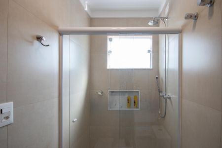 Casa à venda com 240m², 3 quartos e 5 vagasBanheiro da Suíte 2