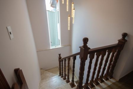 Casa à venda com 240m², 3 quartos e 5 vagasEscada