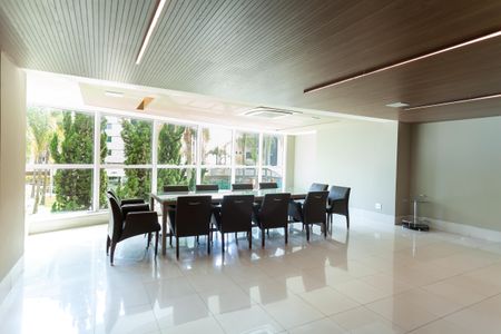 Apartamento à venda com 164m², 4 quartos e 4 vagas Apartamento à venda com 164m², 4 quartos e 4 vagasÁrea comum - Salão de festas 2