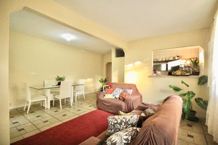 Casa para alugar com 150m², 2 quartos e sem vagaSala