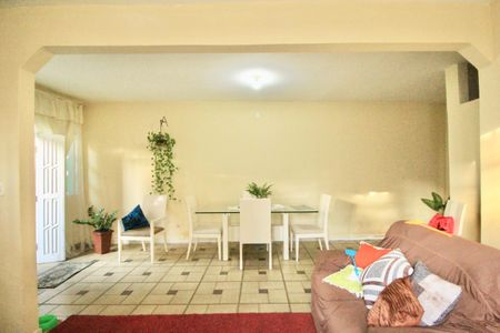 Casa para alugar com 150m², 2 quartos e sem vagaSala