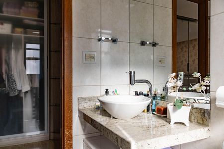 Apartamento à venda com 119m², 3 quartos e 3 vagasBanheiro da Suíte