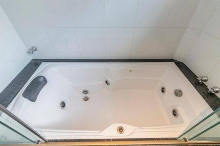 Apartamento à venda com 182m², 3 quartos e 1 vagaBanheiro da Suíte