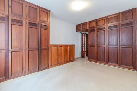 Apartamento à venda com 182m², 3 quartos e 1 vagaSuíte