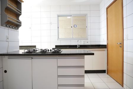 Apartamento para alugar com 82m², 2 quartos e 2 vagasCozinha
