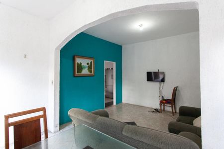 Casa à venda com 102m², 2 quartos e 2 vagas Casa à venda com 102m², 2 quartos e 2 vagasSala