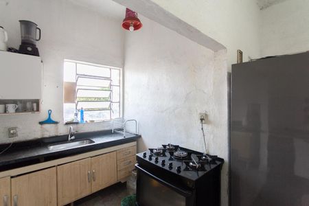 Casa à venda com 102m², 2 quartos e 2 vagas Casa à venda com 102m², 2 quartos e 2 vagasCozinha