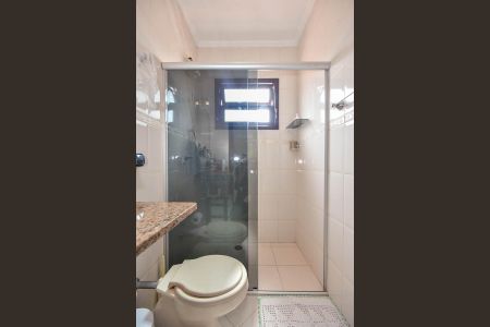 Casa à venda com 70m², 4 quartos e 2 vagasBanheiro