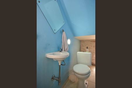 Casa à venda com 70m², 4 quartos e 2 vagasLavabo