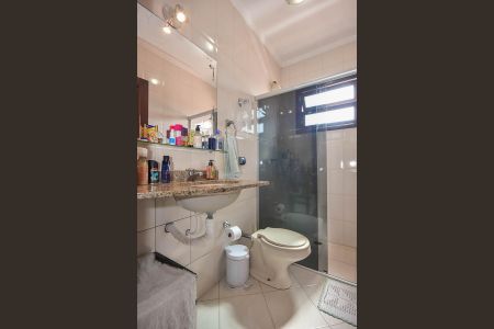 Casa à venda com 70m², 4 quartos e 2 vagasBanheiro