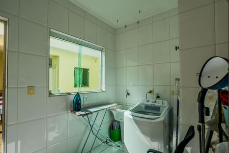 Apartamento à venda com 198m², 4 quartos e 4 vagas Apartamento à venda com 198m², 4 quartos e 4 vagasCozinha e Área de Serviço