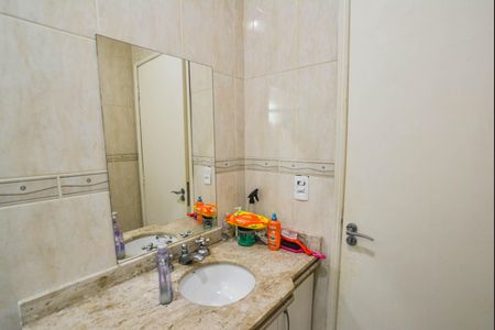 Apartamento à venda com 198m², 4 quartos e 4 vagas Apartamento à venda com 198m², 4 quartos e 4 vagasBanheiro da Suíte 3