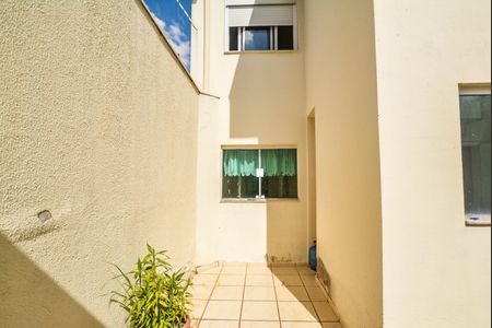 Apartamento à venda com 198m², 4 quartos e 4 vagas Apartamento à venda com 198m², 4 quartos e 4 vagasQuintal