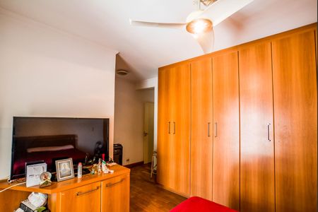 Apartamento à venda com 198m², 4 quartos e 4 vagas Apartamento à venda com 198m², 4 quartos e 4 vagasSuíte 3