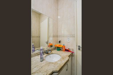 Apartamento à venda com 198m², 4 quartos e 4 vagas Apartamento à venda com 198m², 4 quartos e 4 vagasBanheiro da Suíte 3