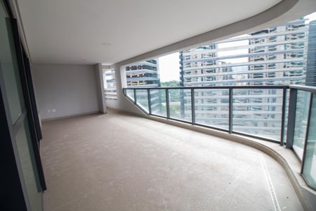 Apartamento à venda com 162m², 3 quartos e 3 vagasVaranda