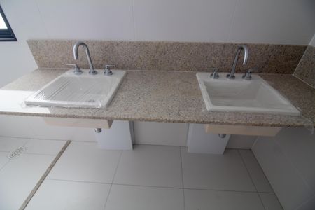 Apartamento à venda com 162m², 3 quartos e 3 vagasBanheiro da Suíte 3