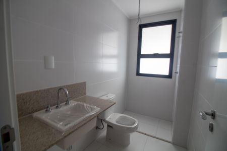Apartamento à venda com 162m², 3 quartos e 3 vagasBanheiro da Suíte 1