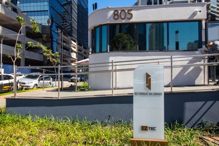 Apartamento à venda com 162m², 3 quartos e 3 vagasFachada e portaria