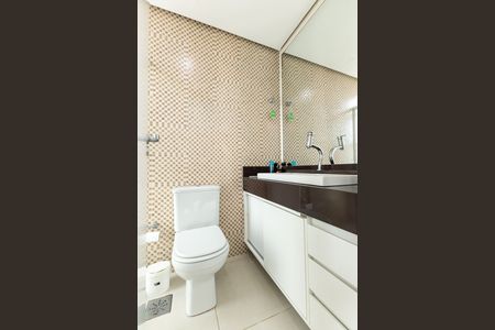 Casa de condomínio para alugar com 150m², 3 quartos e 2 vagasBanheiro da Suíte